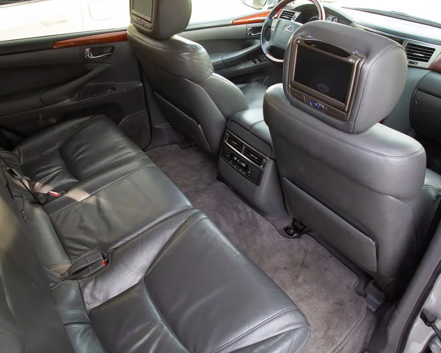 2008 Lexus LX 3rd Gen - Image 17 of 19