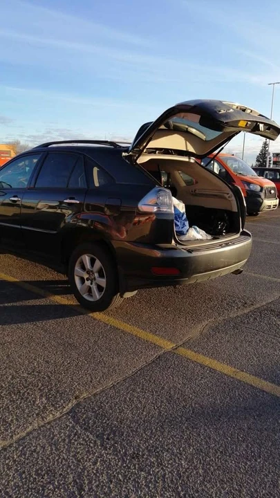 2008 Lexus RX 2nd Gen - Image 2 of 15