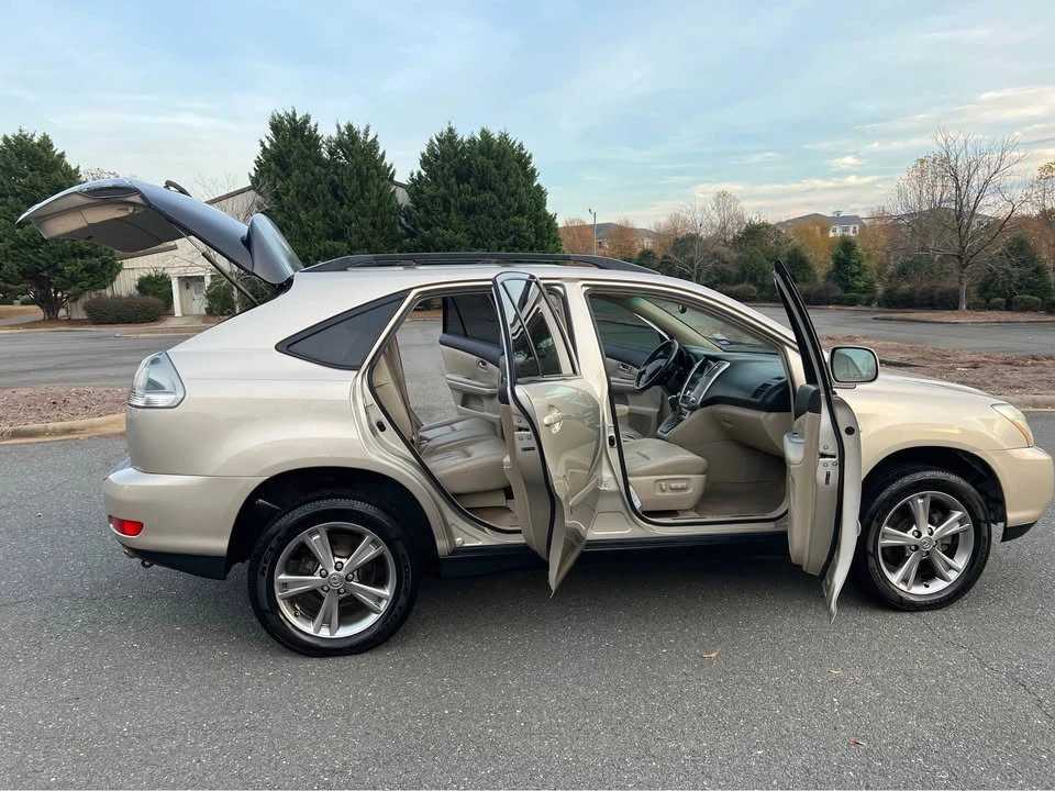 2008 Lexus RX 2nd Gen - Image 2 of 19
