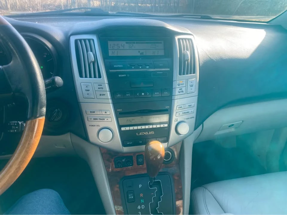 2008 Lexus RX 2nd Gen - Image 4 of 8