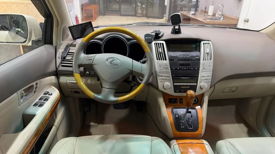 2008 Lexus RX 2nd Gen - Image 10 of 16