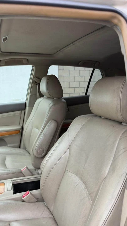 2008 Lexus RX 2nd Gen - Image 9 of 11