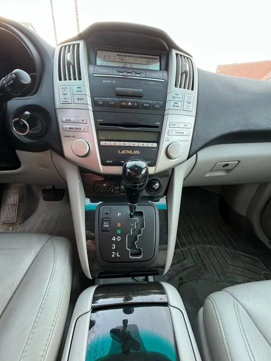 2008 Lexus RX 2nd Gen - Image 10 of 15