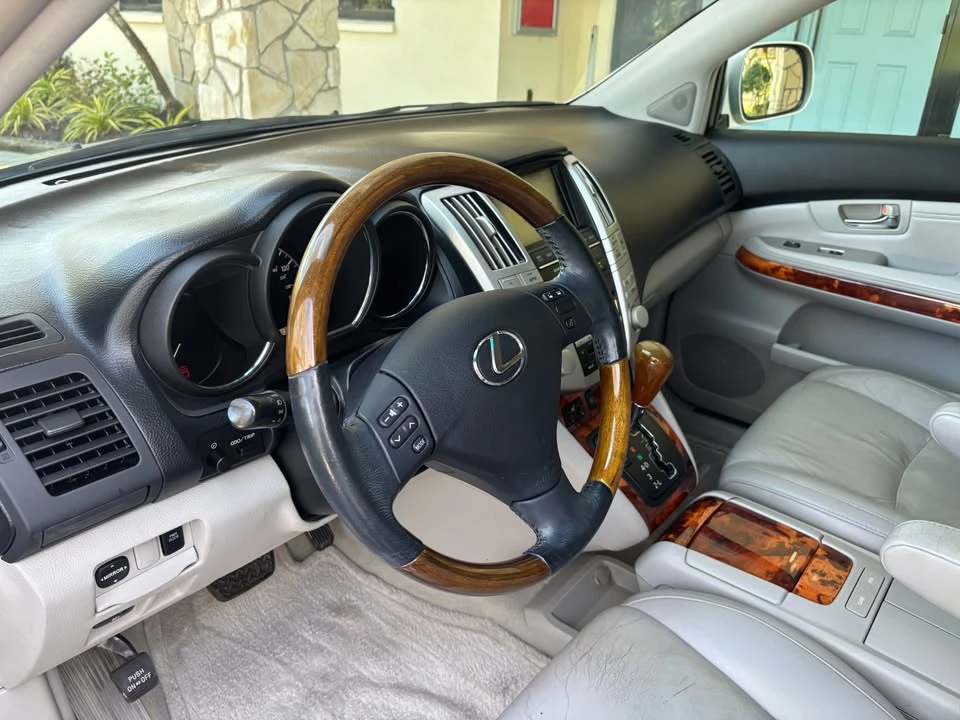 2008 Lexus RX 2nd Gen - Image 10 of 17