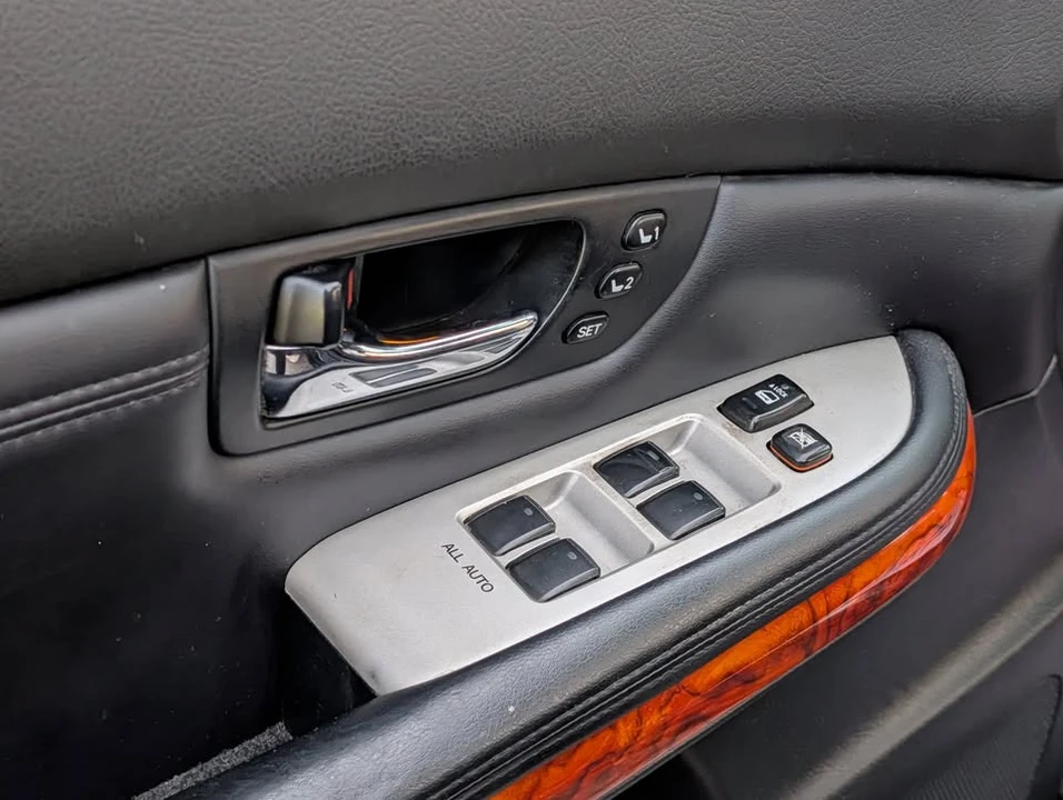 2008 Lexus RX 2nd Gen - Image 12 of 20