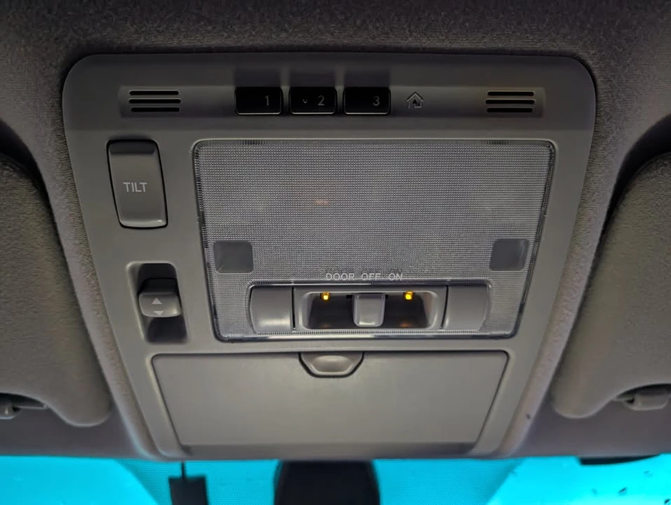 2008 Lexus RX 2nd Gen - Image 17 of 20