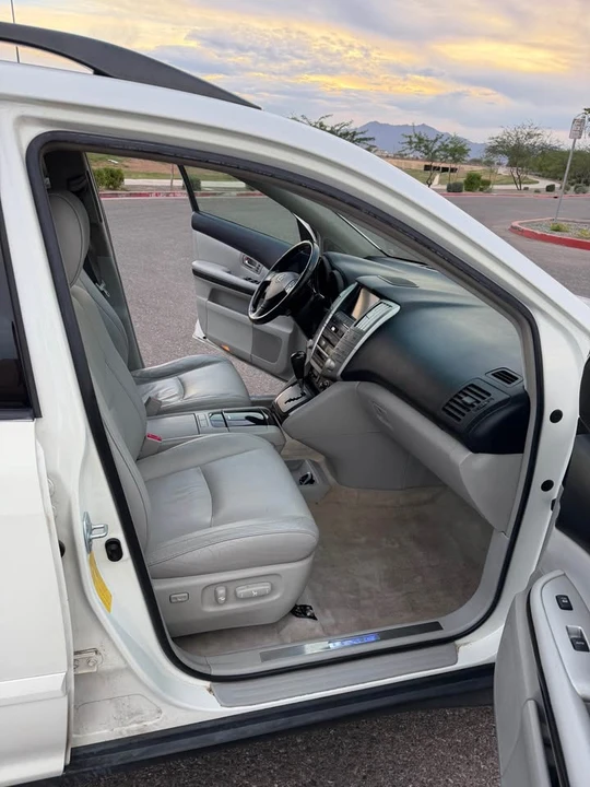 2008 Lexus RX 2nd Gen - Image 11 of 15
