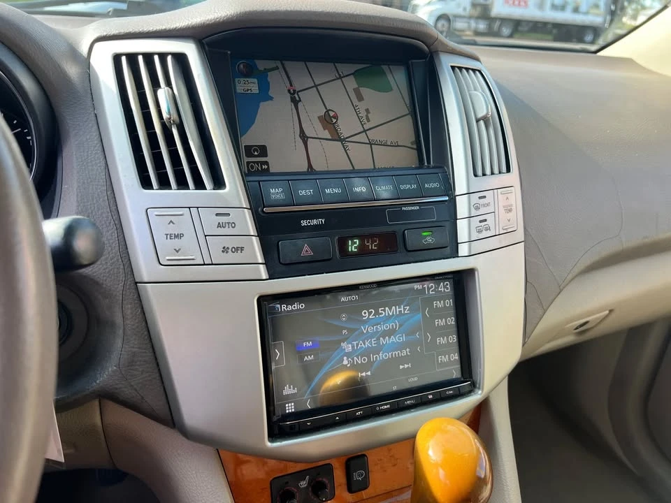 2008 Lexus RX 2nd Gen - Image 3 of 10