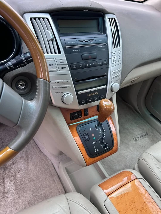 2008 Lexus RX 2nd Gen - Image 10 of 16
