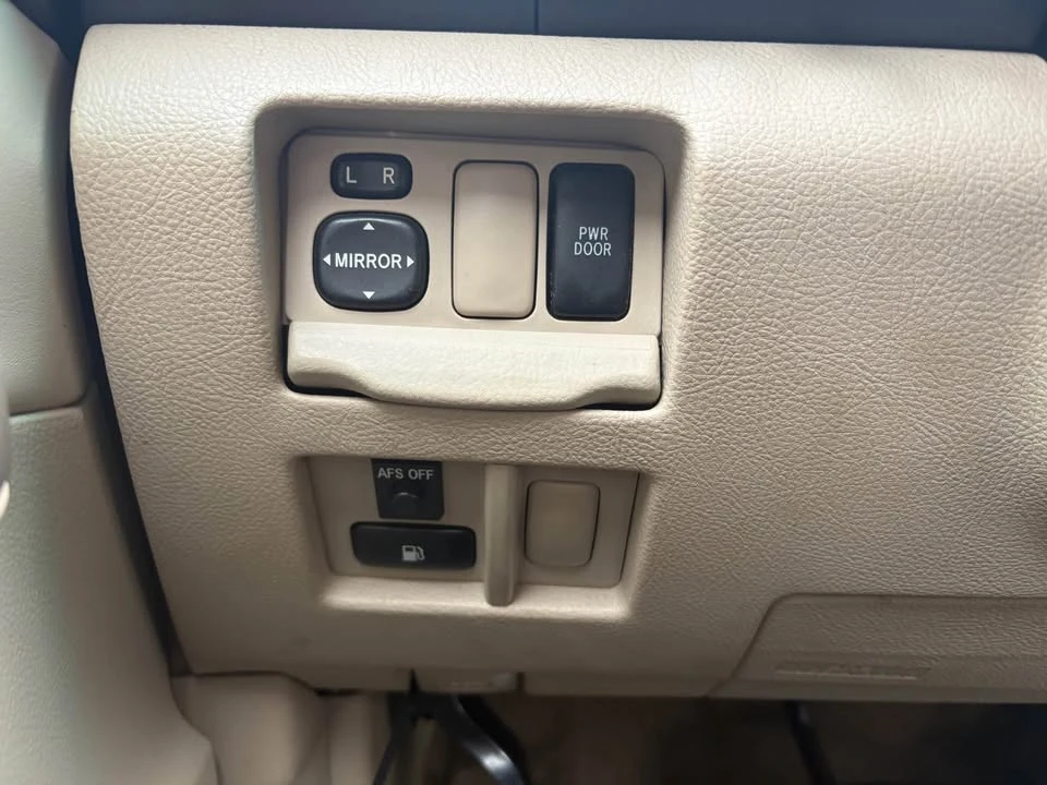 2008 Lexus RX 2nd Gen - Image 9 of 12