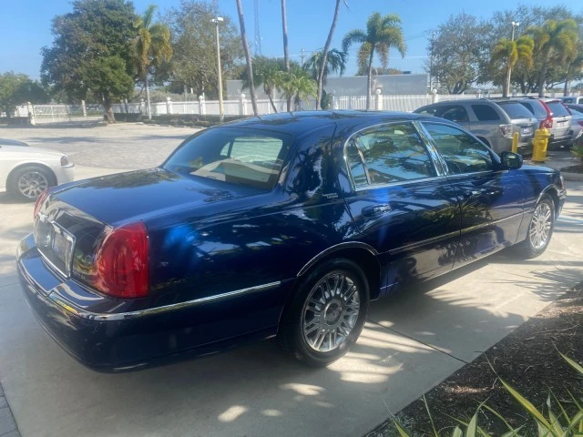 2008 Lincoln Town Car - Image 8 of 21