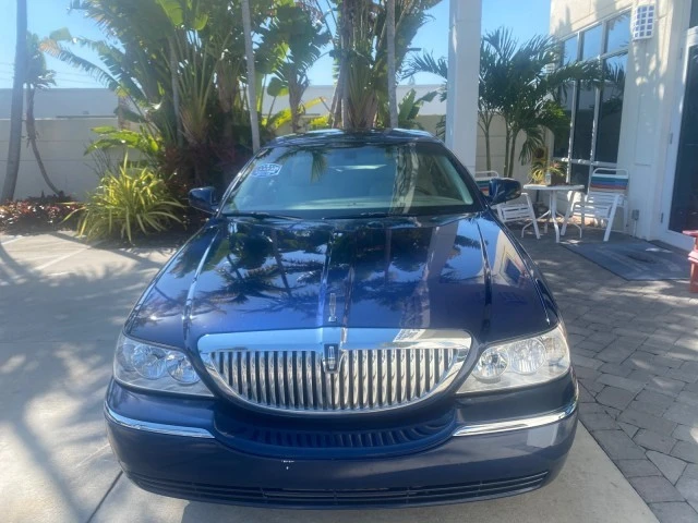 2008 Lincoln Town Car - Image 3 of 21