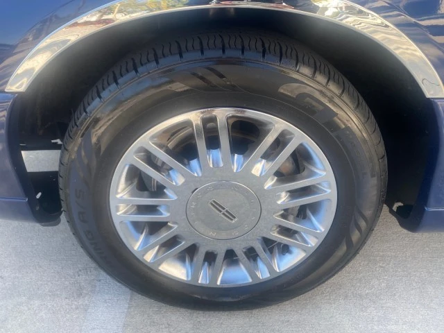 2008 Lincoln Town Car - Image 20 of 21
