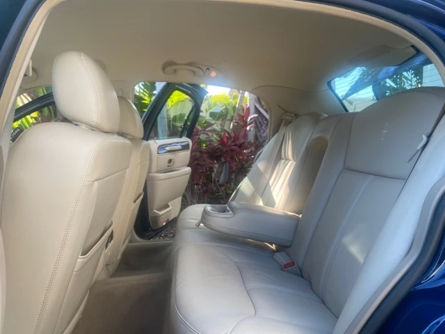 2008 Lincoln Town Car - Image 15 of 21