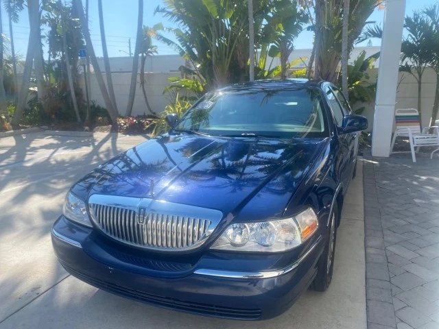 2008 Lincoln Town Car - Image 4 of 21