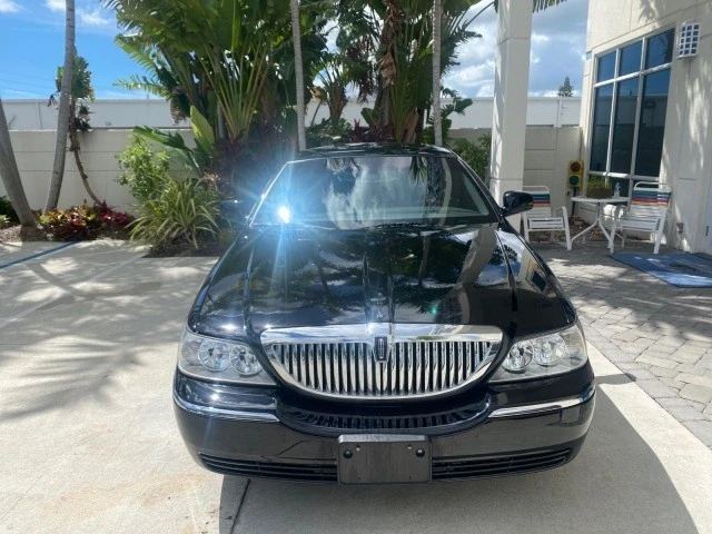 2008 Lincoln Town Car - Image 3 of 21