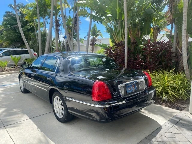 2008 Lincoln Town Car - Image 6 of 21