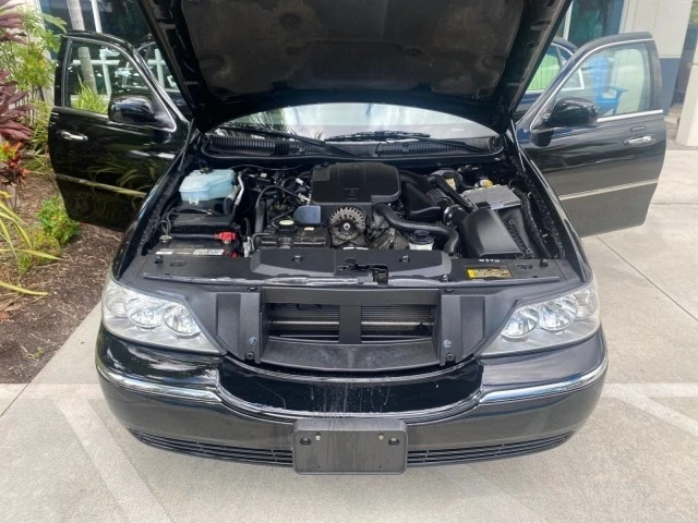 2008 Lincoln Town Car - Image 18 of 21
