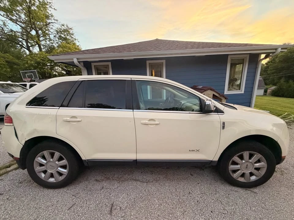 2008 Lincoln MKX - Image 2 of 10