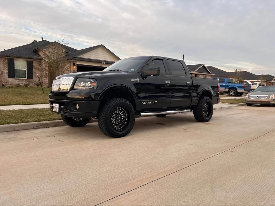 2008 Lincoln Mark LT - Image 4 of 16