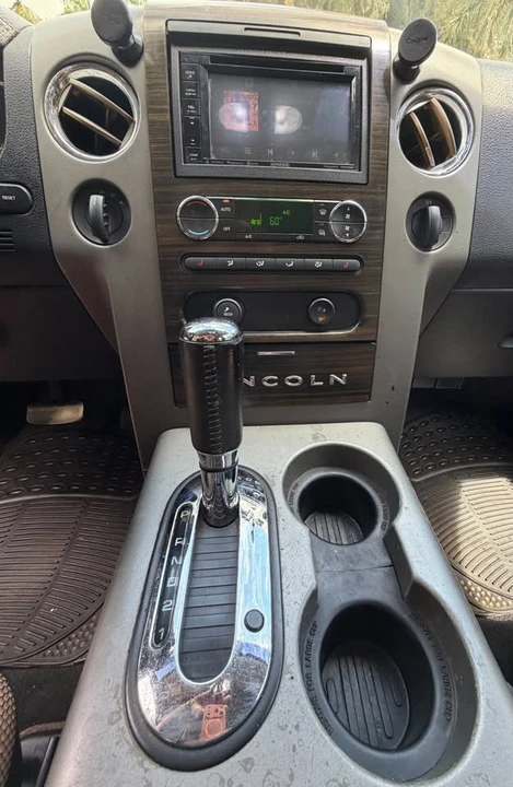 2008 Lincoln Mark LT - Image 12 of 13