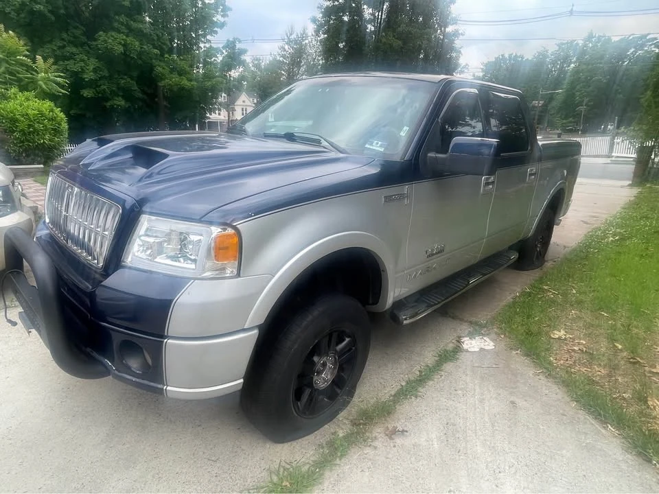 2008 Lincoln Mark LT - Image 2 of 7