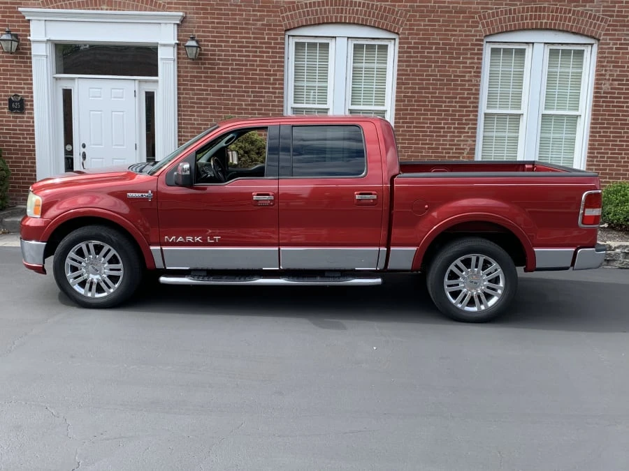 2008 Lincoln Mark LT - Image 2 of 9