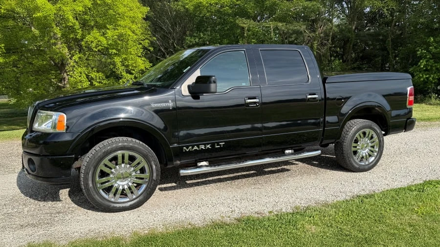 2008 Lincoln Mark LT - Image 2 of 20