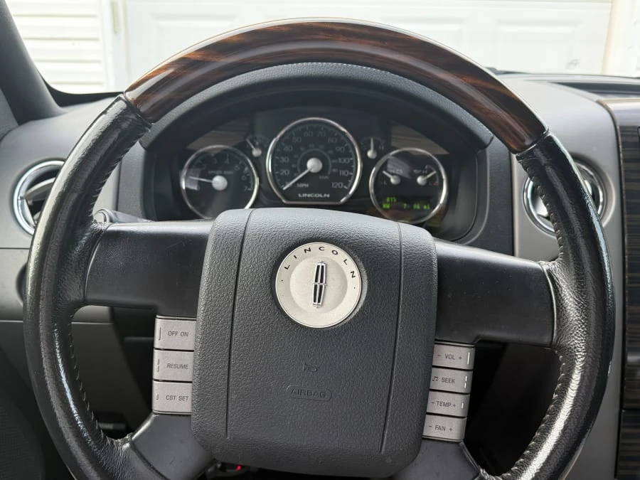 2008 Lincoln Mark LT - Image 13 of 20