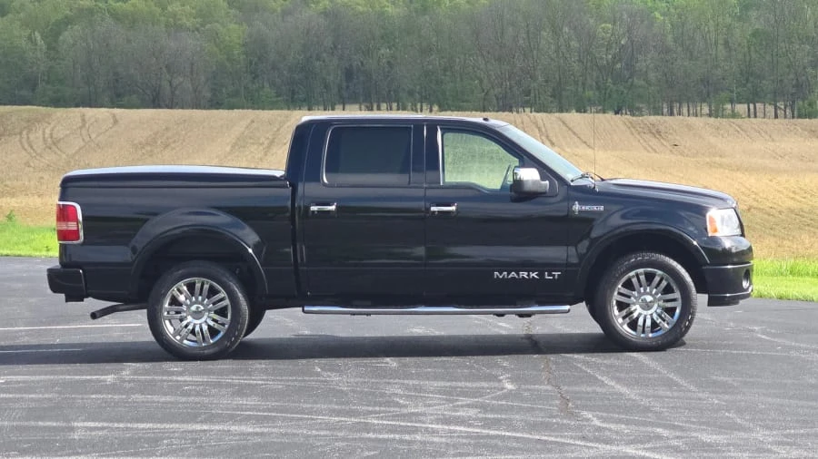 2008 Lincoln Mark LT - Image 2 of 20