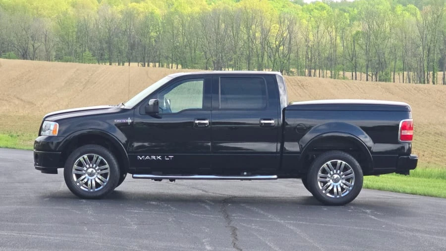 2008 Lincoln Mark LT - Image 10 of 20