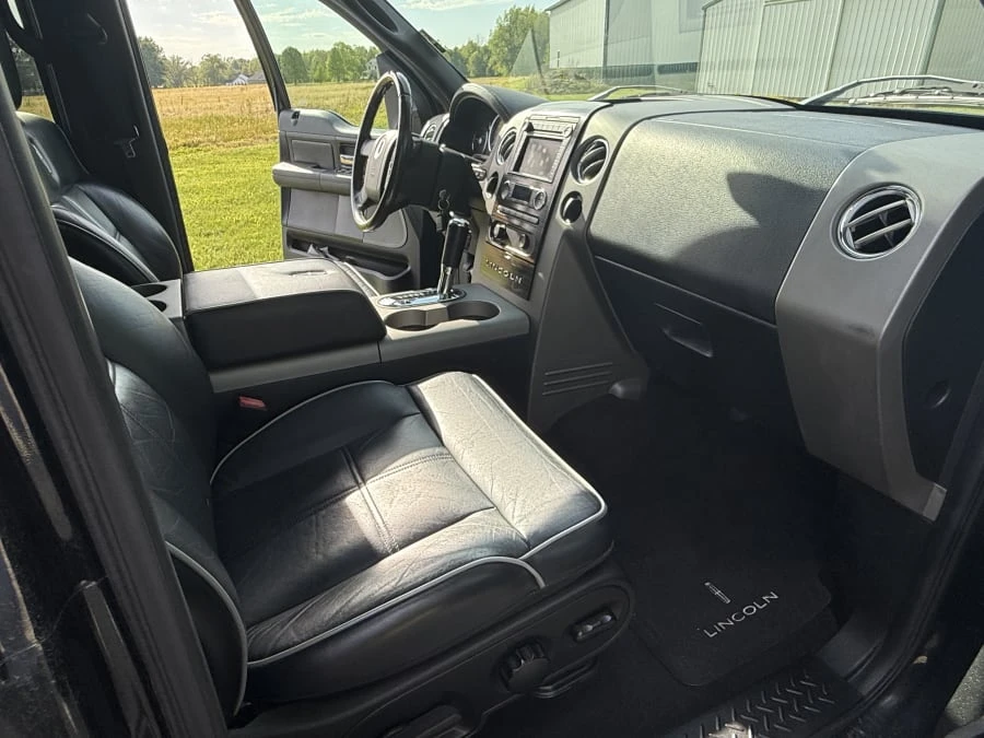 2008 Lincoln Mark LT - Image 16 of 20