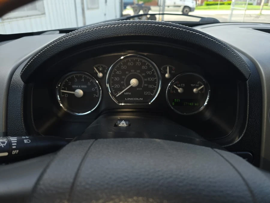 2008 Lincoln Mark LT - Image 12 of 20