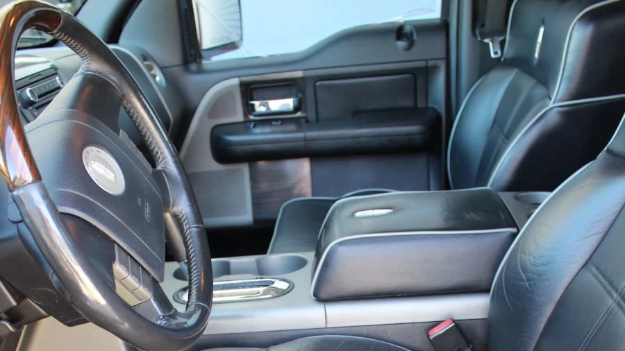 2008 Lincoln Mark LT - Image 2 of 6