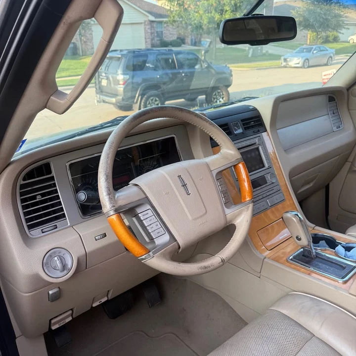 2008 Lincoln Navigator 3rd Gen - Image 4 of 10