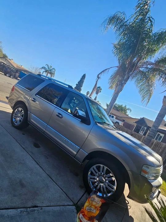 2008 Lincoln Navigator 3rd Gen - Image 4 of 16