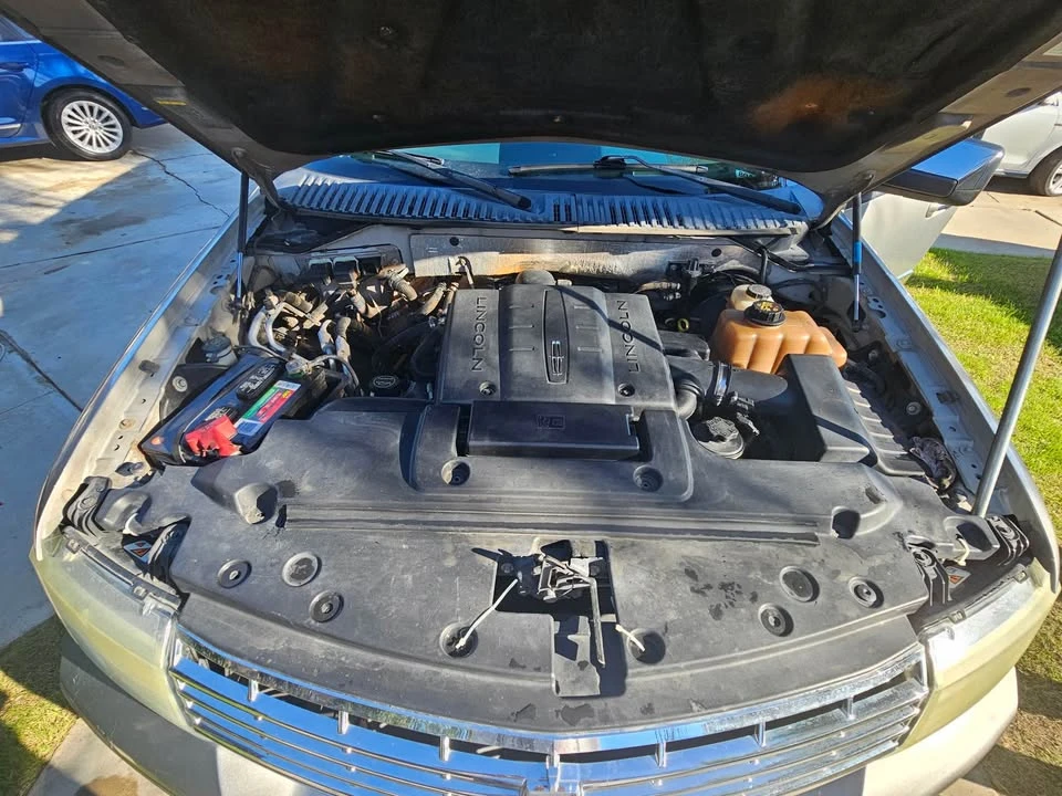 2008 Lincoln Navigator 3rd Gen - Image 11 of 16