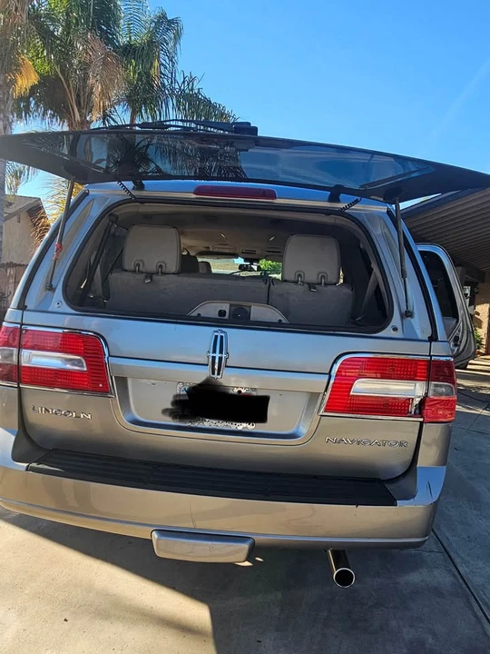 2008 Lincoln Navigator 3rd Gen - Image 9 of 16
