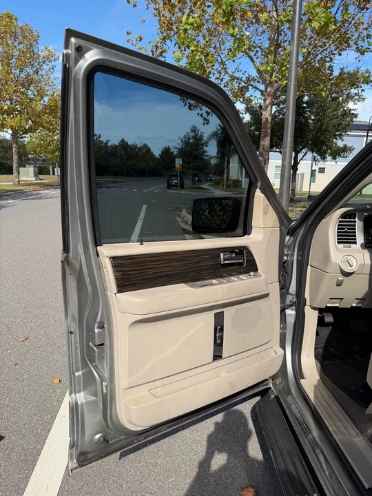 2008 Lincoln Navigator 3rd Gen - Image 7 of 13