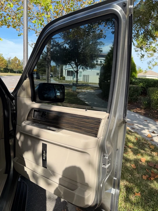 2008 Lincoln Navigator 3rd Gen - Image 9 of 13