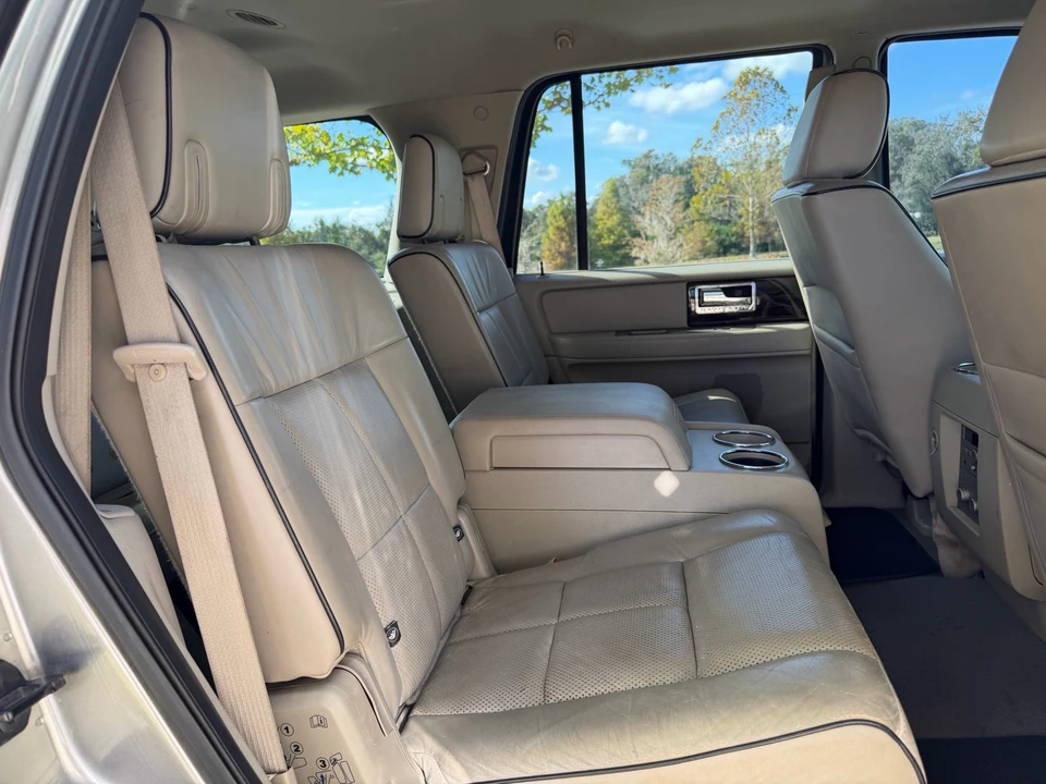 2008 Lincoln Navigator 3rd Gen - Image 12 of 13