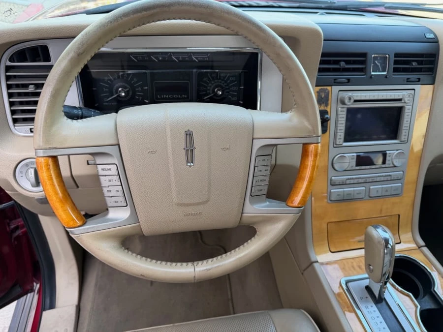 2008 Lincoln Navigator 3rd Gen - Image 14 of 31