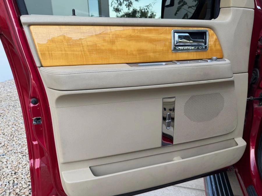 2008 Lincoln Navigator 3rd Gen - Image 30 of 31