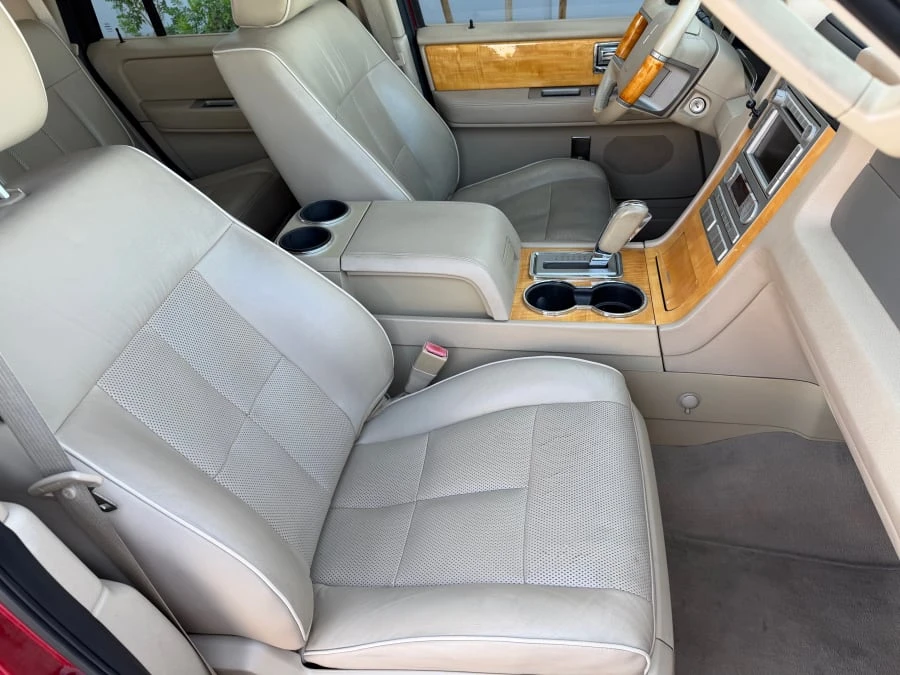 2008 Lincoln Navigator 3rd Gen - Image 19 of 31