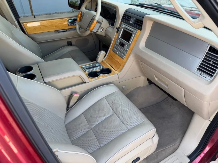2008 Lincoln Navigator 3rd Gen - Image 11 of 31