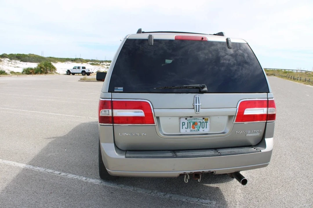 2008 Lincoln Navigator 3rd Gen - Image 8 of 21