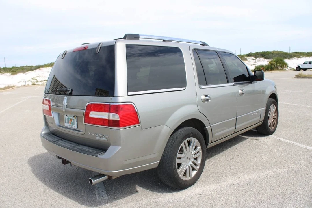 2008 Lincoln Navigator 3rd Gen - Image 11 of 21