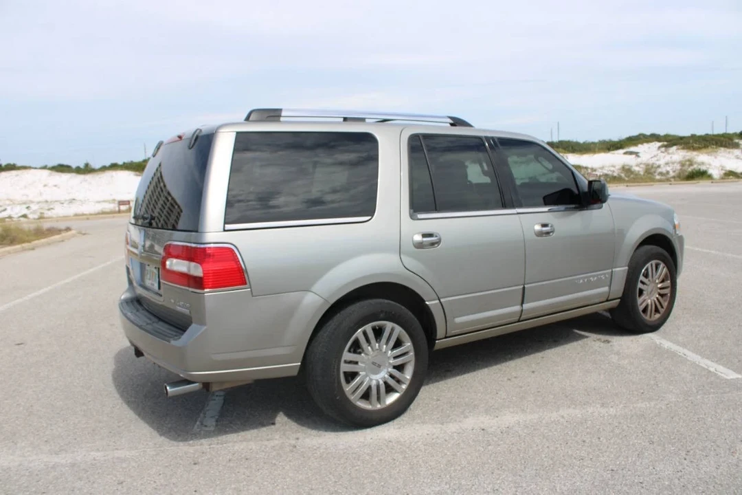 2008 Lincoln Navigator 3rd Gen - Image 12 of 21
