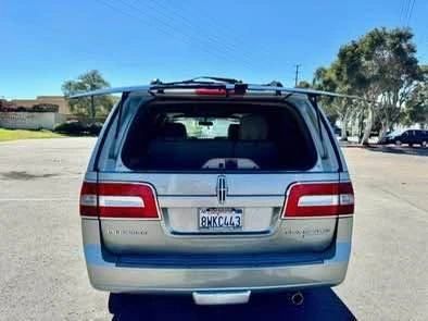 2008 Lincoln Navigator 3rd Gen - Image 8 of 17