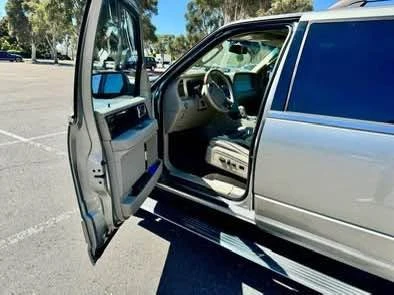 2008 Lincoln Navigator 3rd Gen - Image 6 of 17